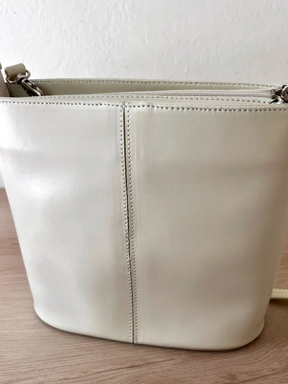 LOVIE Paris Faux Leather Cream Lady Like Top Handle Structured Bucket Crossbody